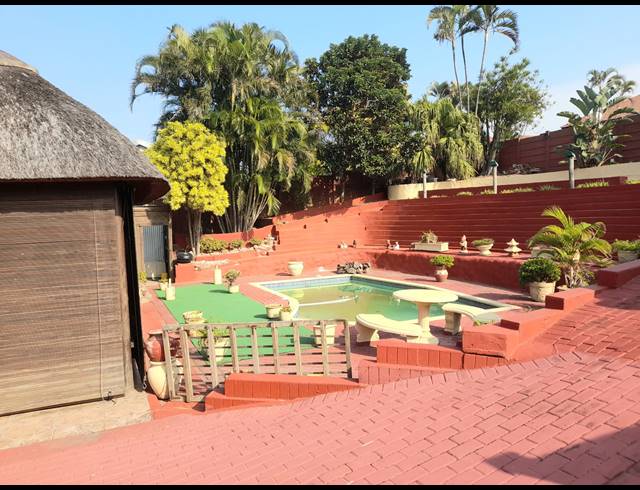4 BEDROOM HOUSE FOR SALE IN BLUFF
